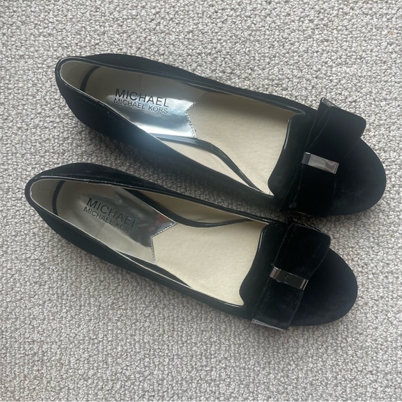 Michael Kors Kiera Velvet Ballet Flats Size 7 Black Silver Front Bow Women EUC - Picture 2 of 13